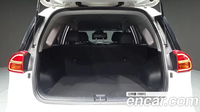 Kia Niro — Фото автомобиля 20