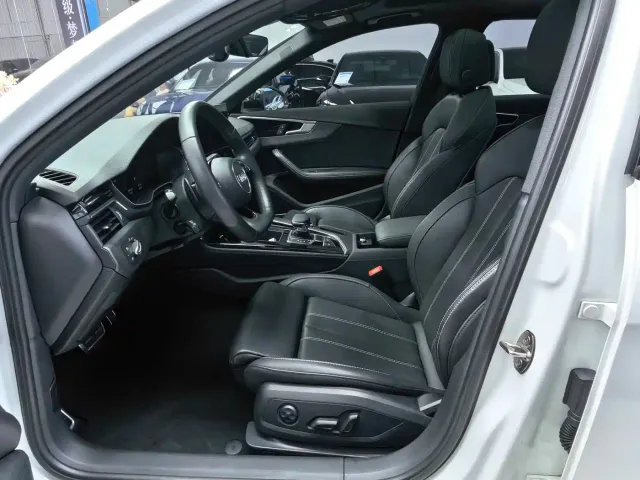 Audi A4L — Фото автомобиля 10