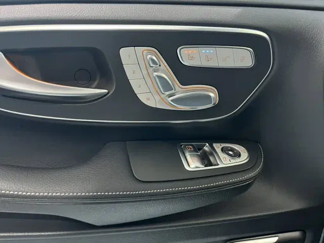 Mercedes-Benz V-Class — Фото автомобиля 16