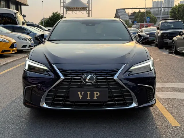 Lexus ES — Фото автомобиля 2