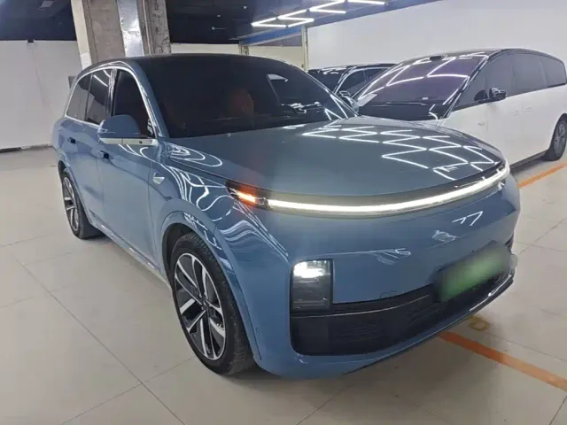 Li Auto L8 — Фото автомобиля 3