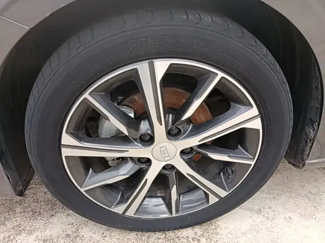 Geely Emgrand — Фото автомобиля 22