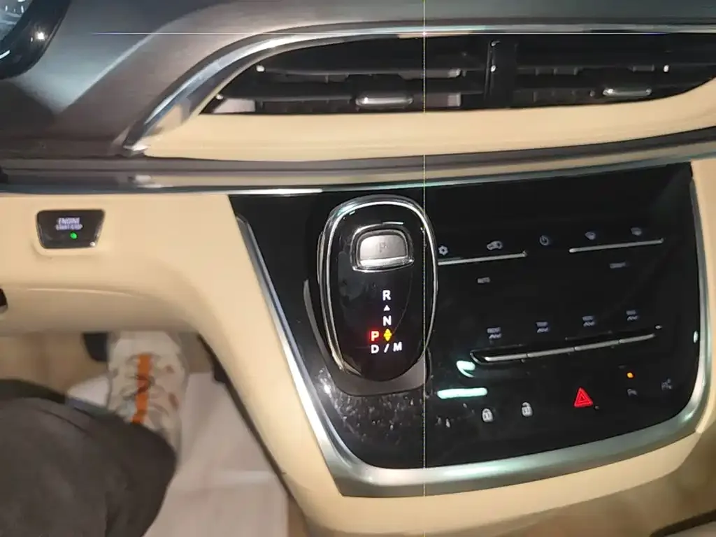 Buick Buick GL8 2023 Land Business Class Smart Premium — Фото автомобиля 13