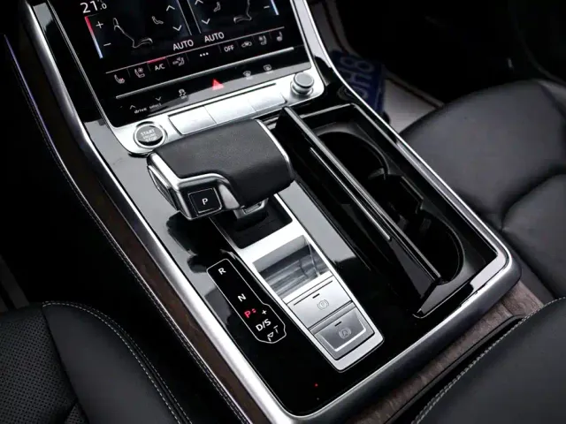 Audi Q7 — Фото автомобиля 10