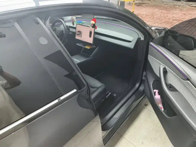Tesla Model Y — Фото автомобиля 19
