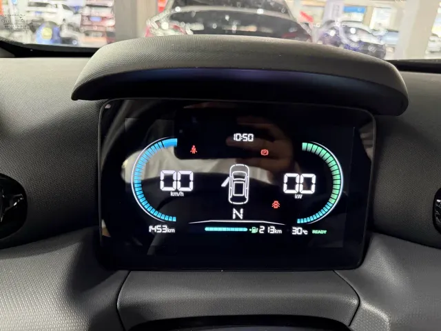 Leapmotor T03 — Фото автомобиля 10