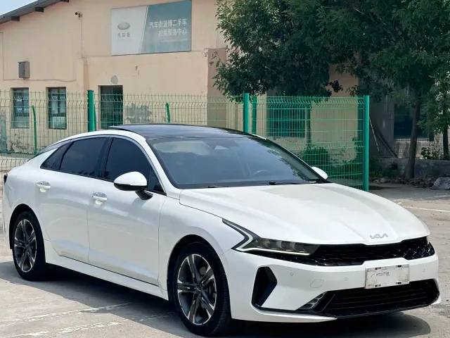 Kia K5 — Фото автомобиля 3