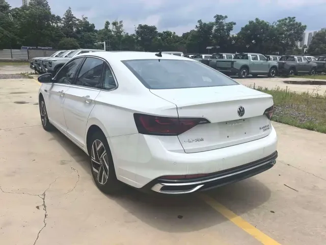 Volkswagen Sagitar — Фото автомобиля 7