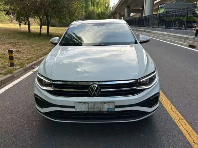 Volkswagen Bora — Фото автомобиля 2