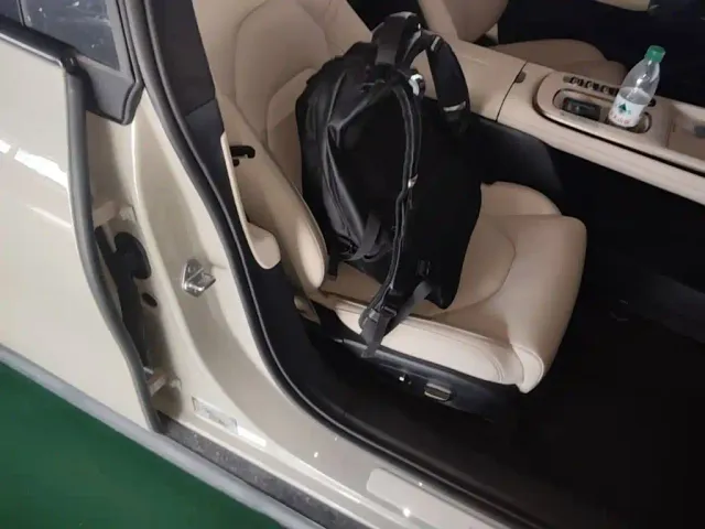 Xiaomi SU7 — Фото автомобиля 24