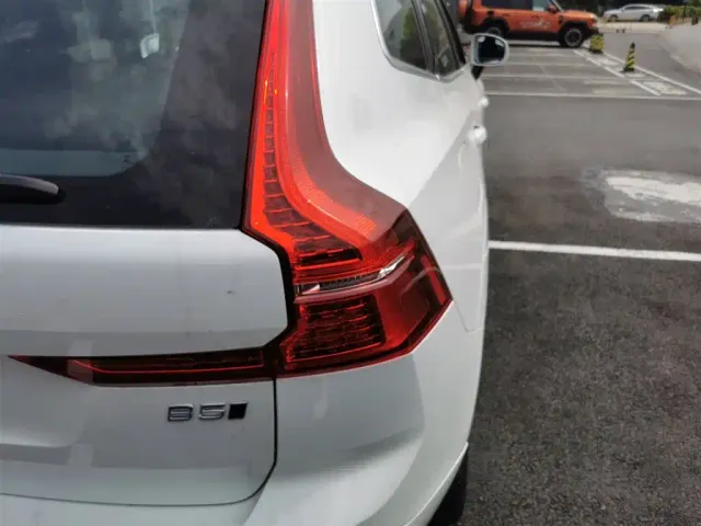 Volvo XC60 — Фото автомобиля 7