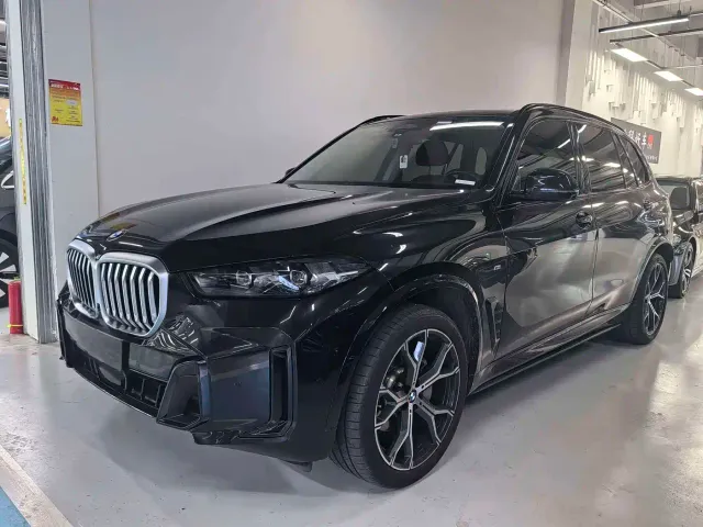 Фотография автомобиля — BMW X5