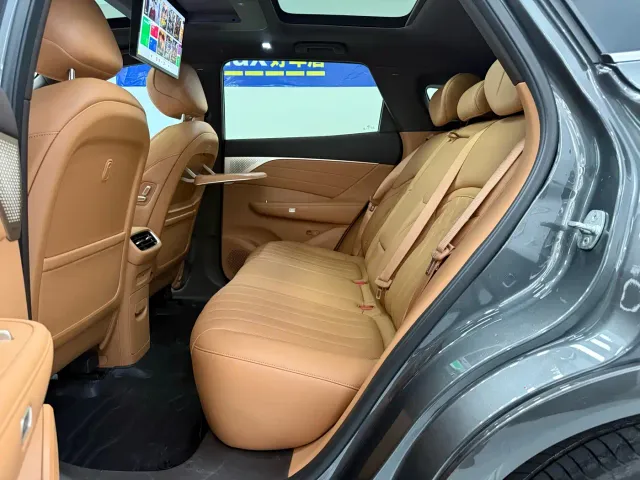 Dongfeng Aeolus L8 — Фото автомобиля 8