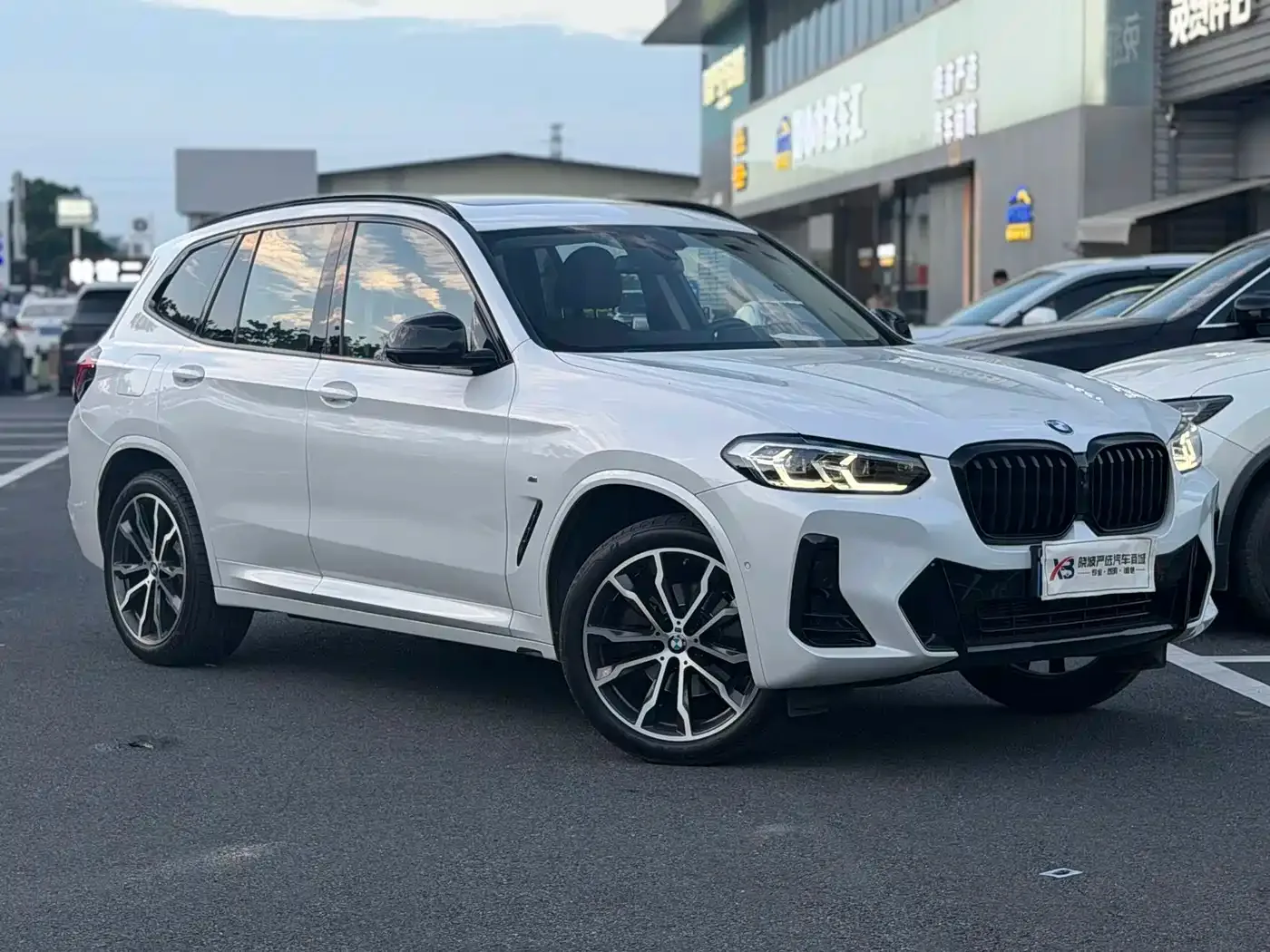 BMW BMW X3 2022 Model Second Facelift xDrive30i Leading M Night Package — Фото автомобиля 3
