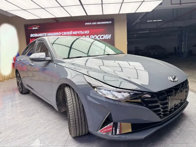Hyundai Elantra — Фото автомобиля 3