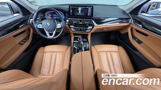 BMW 5 Series G30 — Фото автомобиля 10