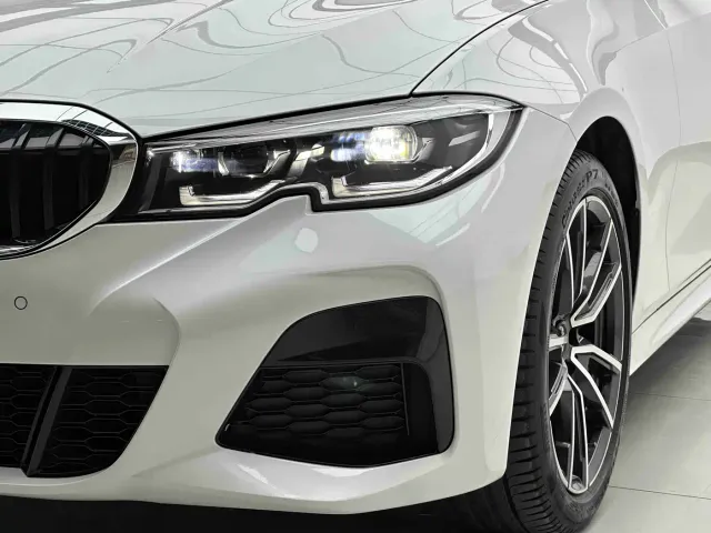 BMW 3 Series — Фото автомобиля 19