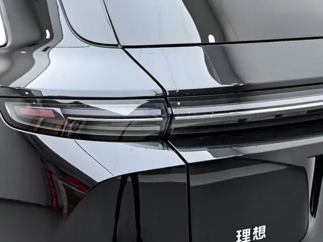 Li Auto L7 — Фото автомобиля 9