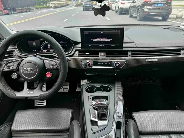 Audi A4L — Фото автомобиля 7