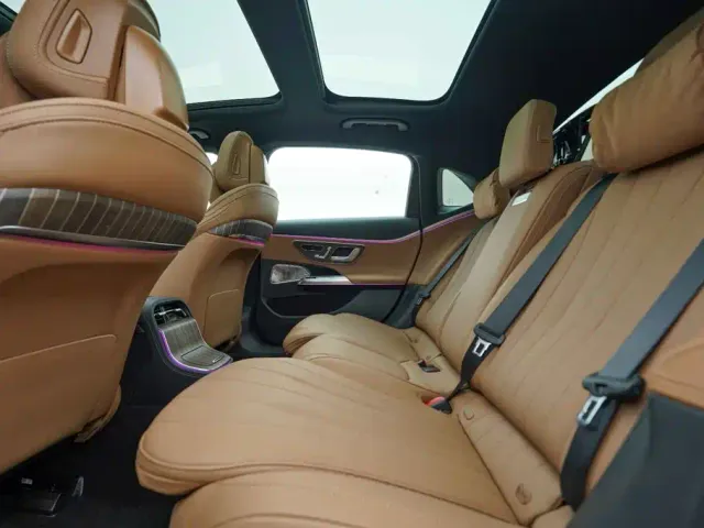 Mercedes-Benz E-Class — Фото автомобиля 20
