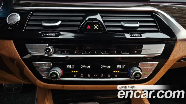 BMW 5 Series G30 — Фото автомобиля 22