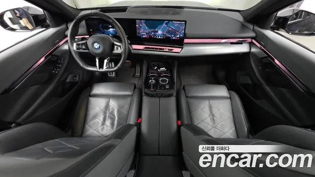 BMW i5 G60 — Фото автомобиля 10