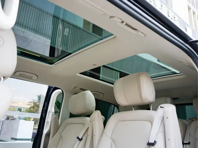 Mercedes-Benz V-Class — Фото автомобиля 14