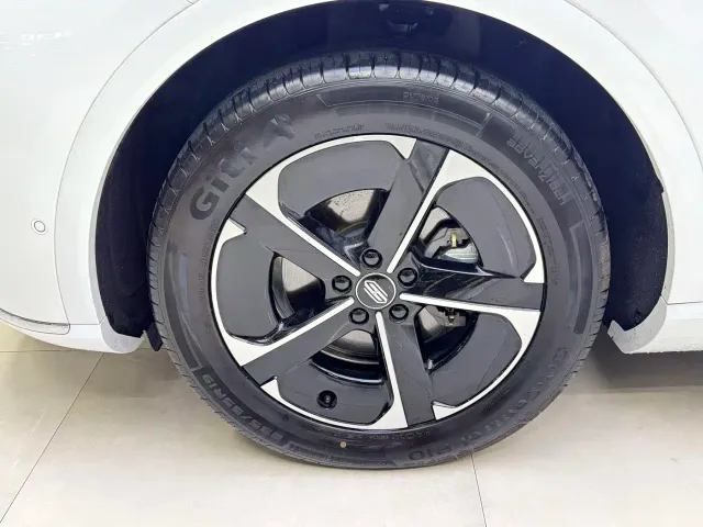 Shangjie SUV — Фото автомобиля 10