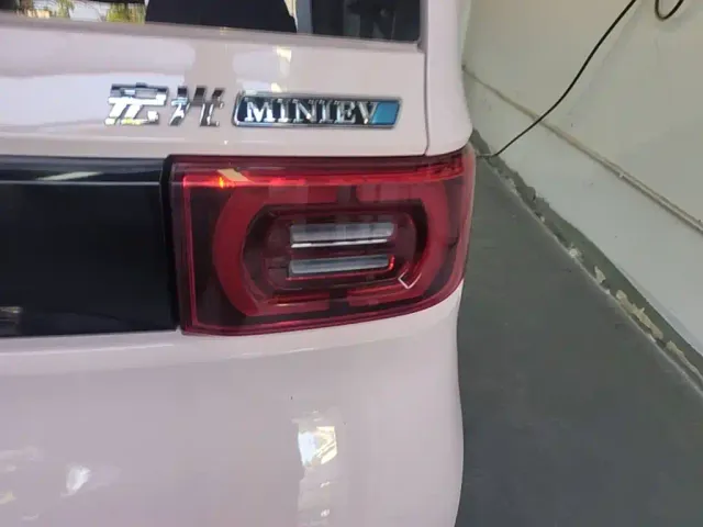 Wuling Hongguang Mini EV — Фото автомобиля 7