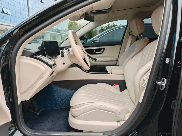 Mercedes-Benz S-Class — Фото автомобиля 2