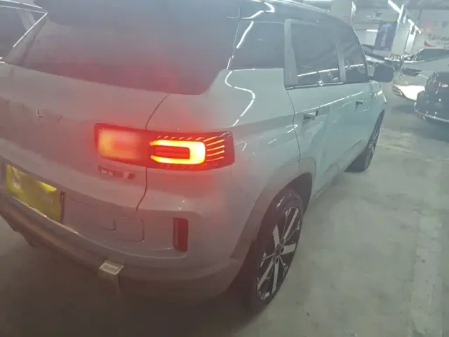 Geely ICON — Фото автомобиля 7