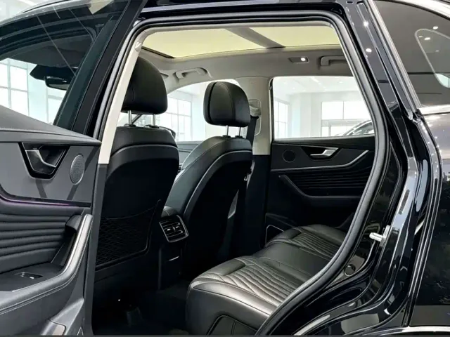 Hongqi HS5 — Фото автомобиля 9