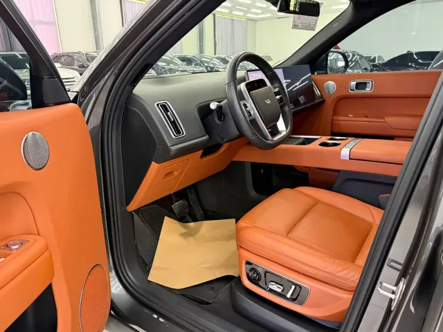 Li Auto L8 — Фото автомобиля 6