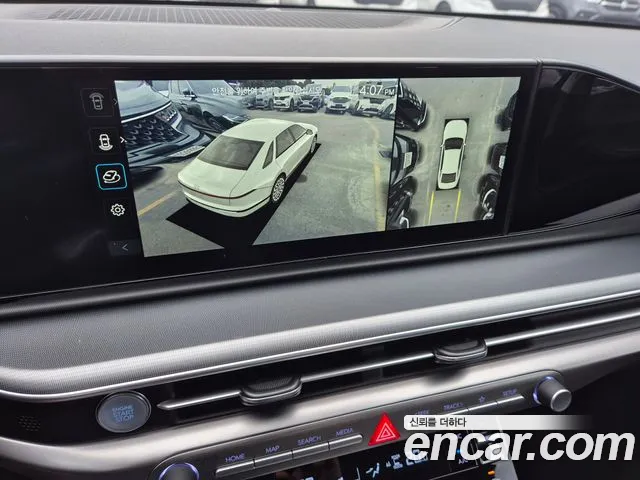 Hyundai Grandeur Grandeur (GN7) 2.5 Бензин 2WD — Фото автомобиля 18