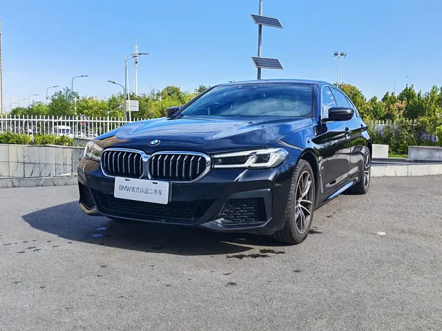 Фотография автомобиля — BMW 5 Series