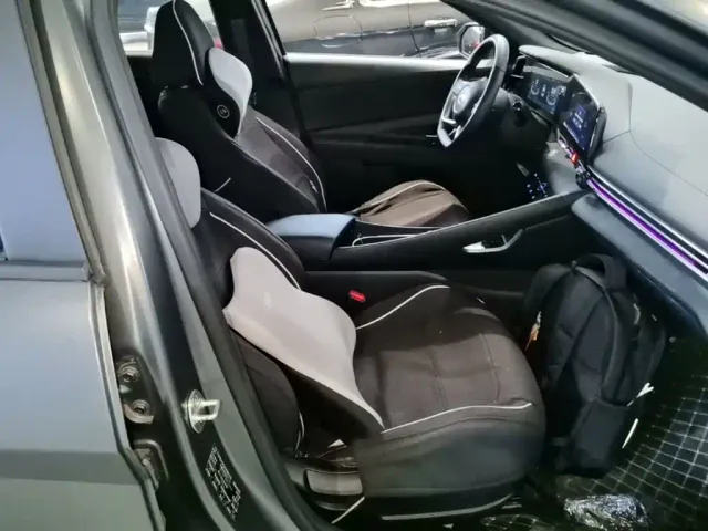 Hyundai Elantra — Фото автомобиля 24