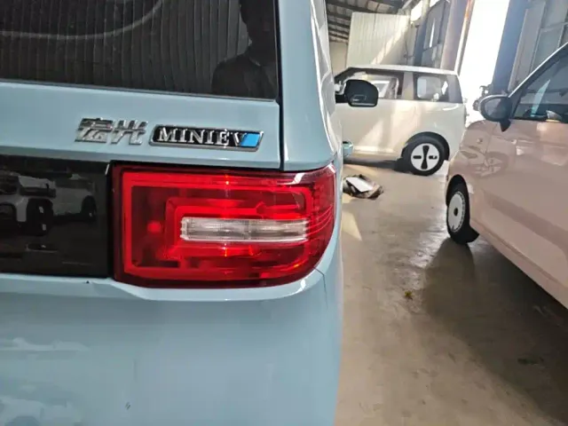 Wuling Hongguang Mini EV — Фото автомобиля 7