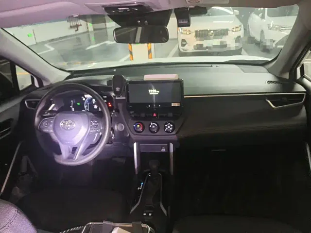 Toyota Corolla Cross — Фото автомобиля 12