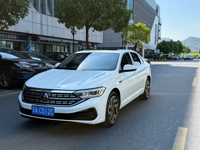 Фотография автомобиля — Volkswagen Sagitar