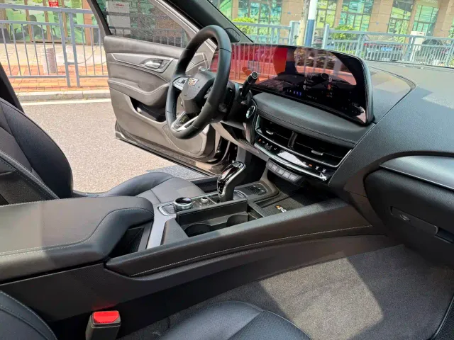 Cadillac CT5 — Фото автомобиля 29