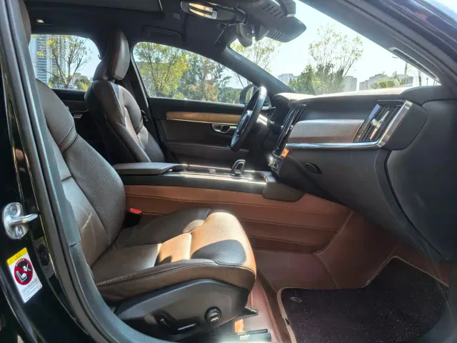 Volvo S90 — Фото автомобиля 8