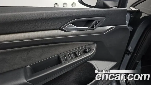 Volkswagen Golf Golf 8 поколение 2.0 TDI Prestige — Фото автомобиля 28