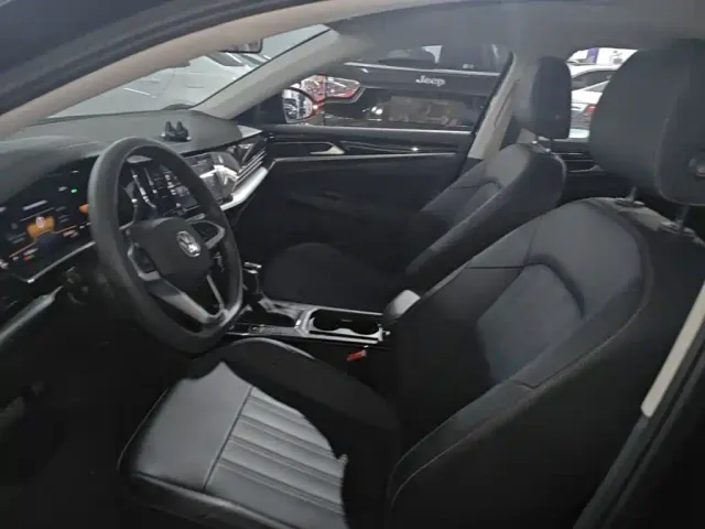 Volkswagen Passat — Фото автомобиля 14