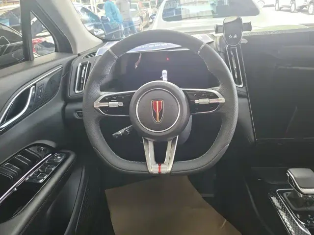 Hongqi HS3 — Фото автомобиля 15