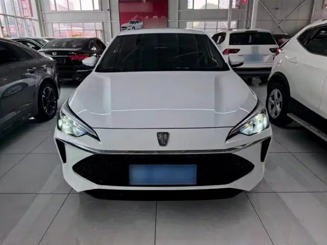 Roewe i5 — Фото автомобиля 7