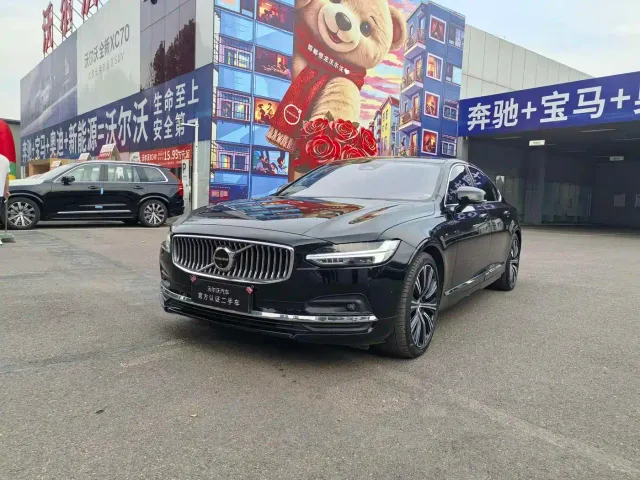 Фотография автомобиля — Volvo S90