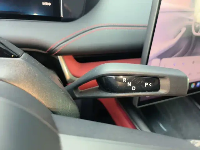 Xiaomi SU7 — Фото автомобиля 9