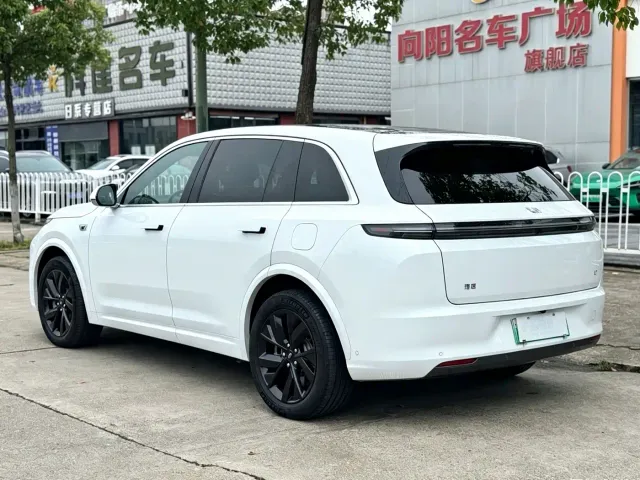 Li Auto L7 — Фото автомобиля 4