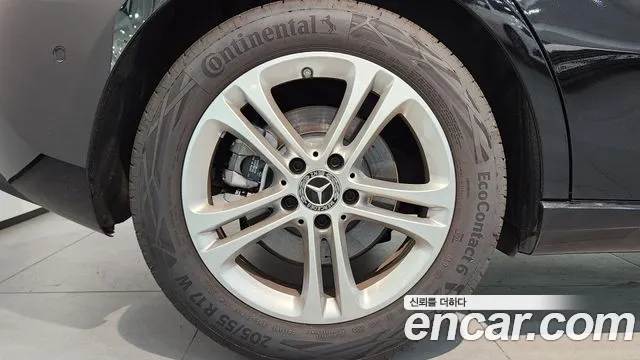 Mercedes-Benz A-Class W177 — Фото автомобиля 3
