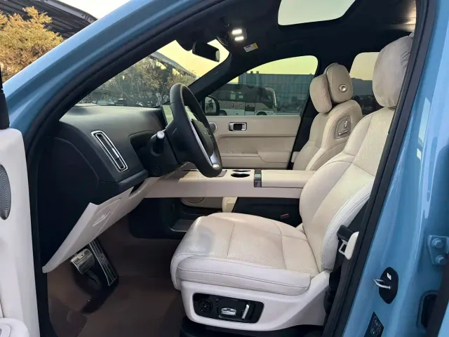 Li Auto L8 — Фото автомобиля 5